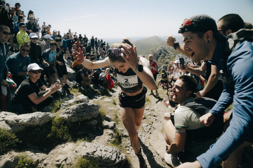 Malen Osa at the top of Aizkorri - GTWS - Golden Trail Series