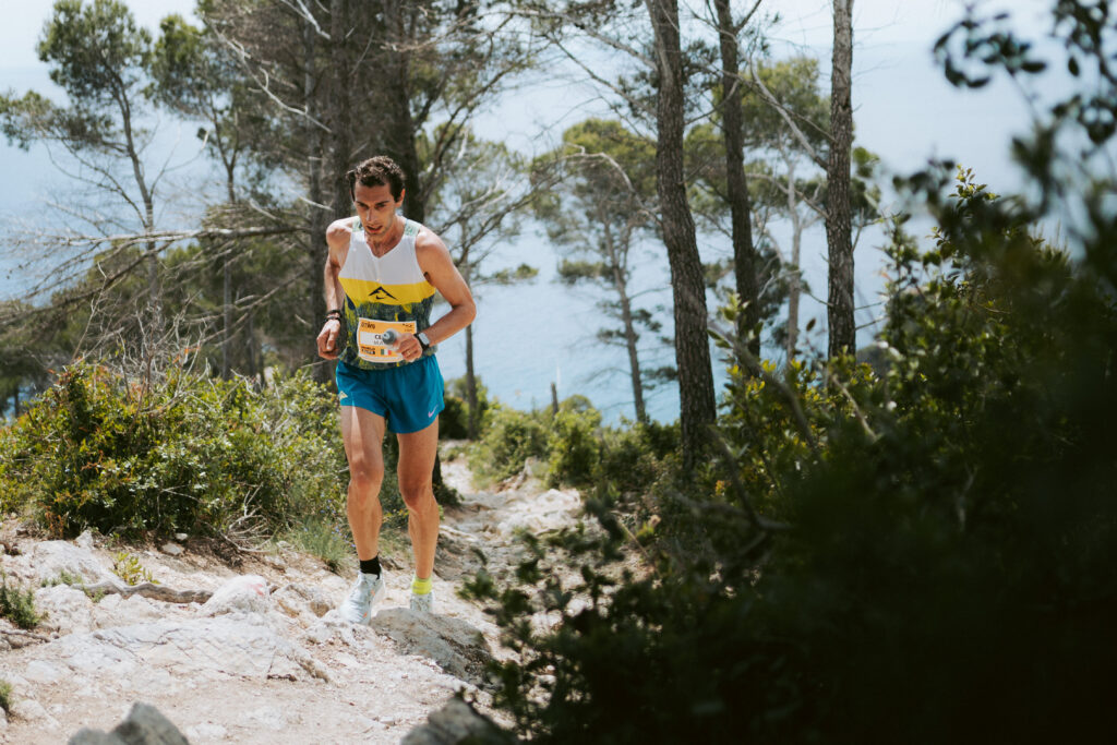 Cesare Maestri on his way to the top 5 at the Il Golfo Dell Isola Trail - GTWS - Golden Trail World Series