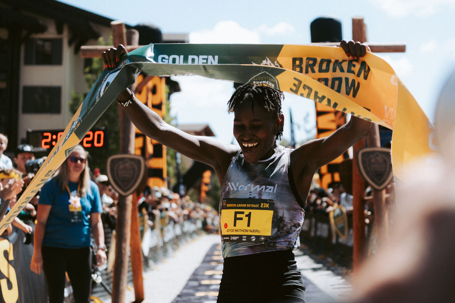 Elhousine Elazzaoui and Joyce Njeru win in a thrilling duel in the sun at Broken Arrow Skyrace